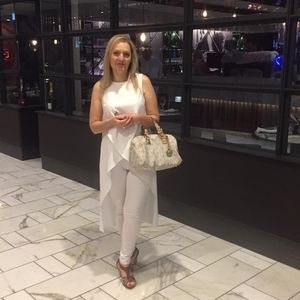 Meet your Posher, Toula